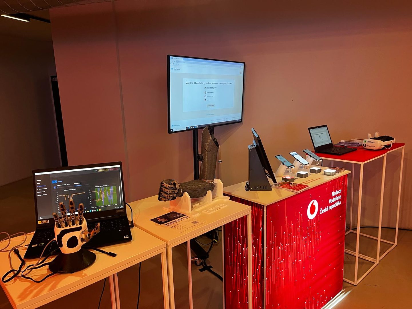 Ukázky moderních technologií na oslavě 20 let Vodafonu